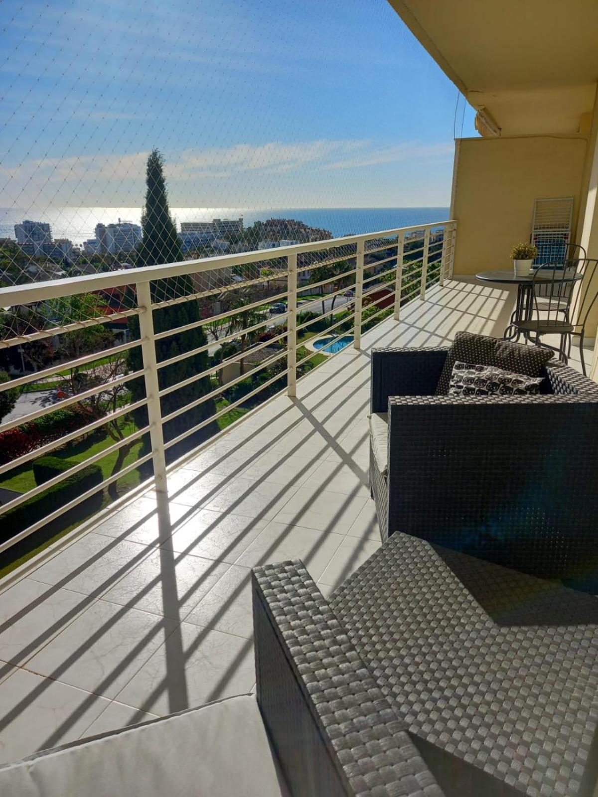 Amplio, Luminoso Y Moderno Apartamento Con Amplia Terraza Y Hermosas Vistas En Exclusiva Urbanizacion Benalmádena Kültér fotó